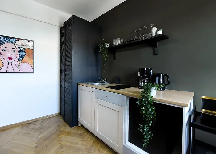 Vibrant Charm - Cozy In The Heart Of The Апартаменти *