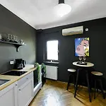 Vibrant Charm - Cozy In The Heart Of The Bukarest
