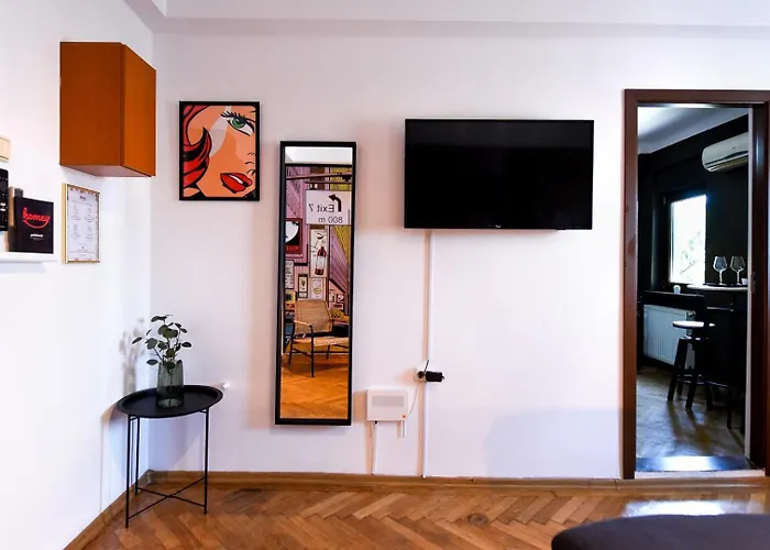 Appartamento Vibrant Charm - Cozy In The Heart Of The