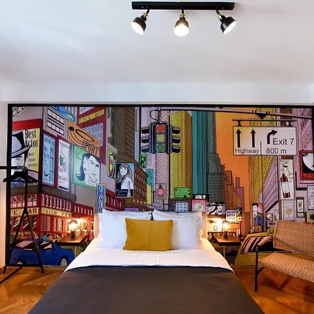 Vibrant Charm - Cozy In The Heart Of The Apartment Bucharest